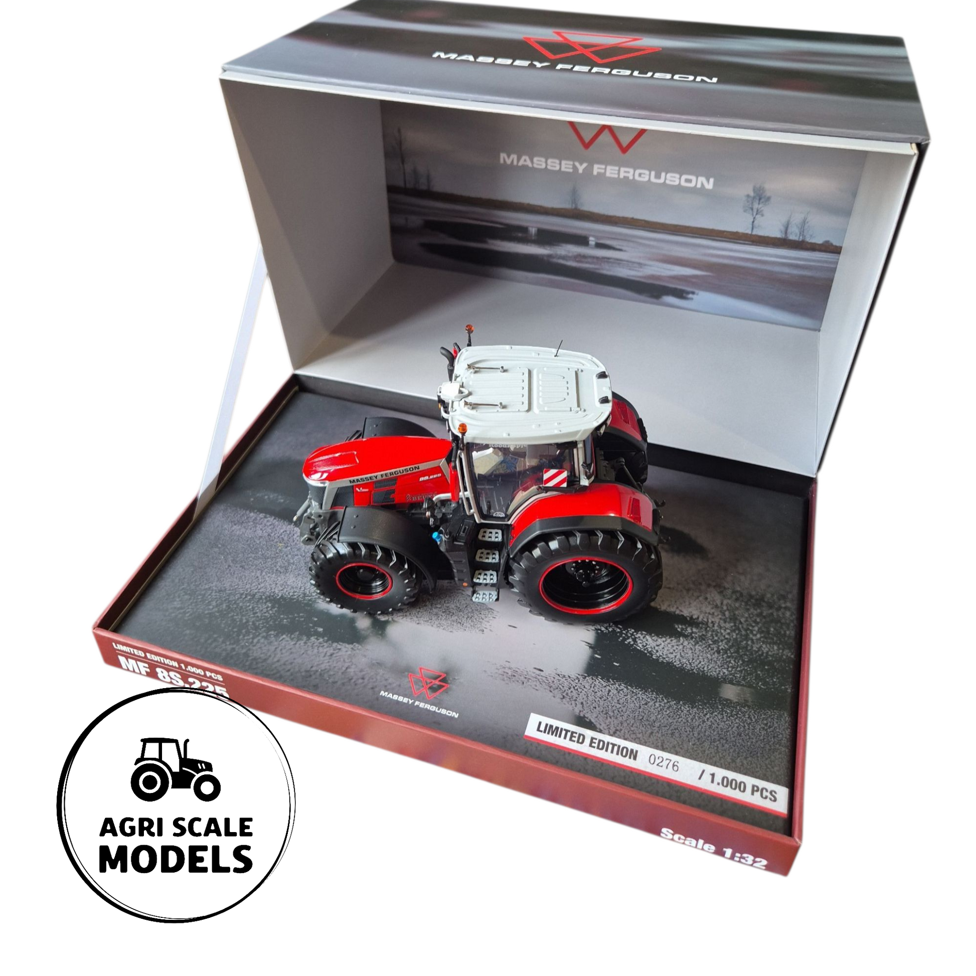 Massey Ferguson 8S.225 Farmcontractor Beute Roodkapje – 1:32 Limited Edition Model by Universal Hobbies in open display box