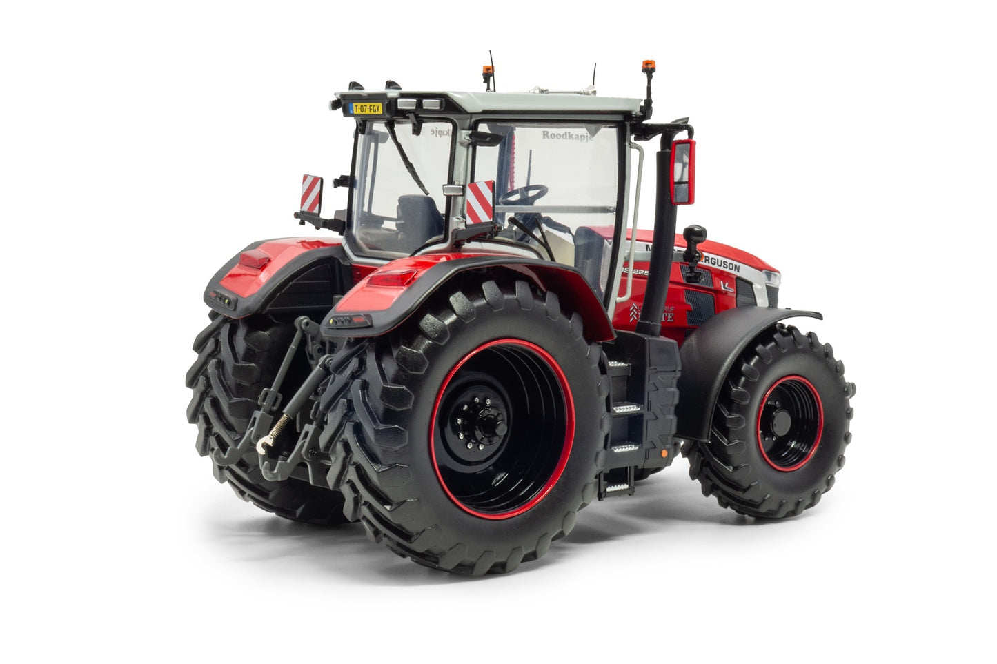 Massey Ferguson 8S.225 Farmcontractor Beute Roodkapje – 1:32 Limited Edition Model by Universal Hobbies (pre-order)