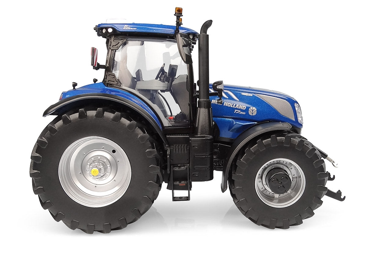 universal hobbies new holland t7 300 blue power farm model tractor